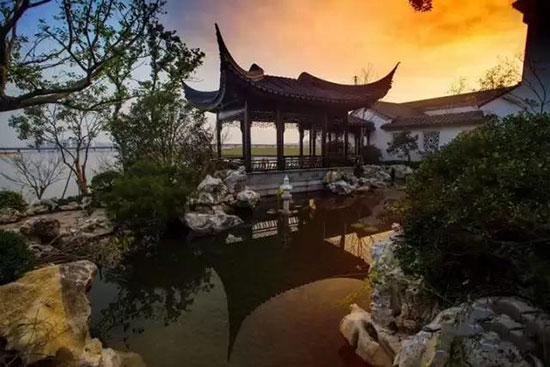 星空综合体育app下载:农村院墙大门门楼怎么设计